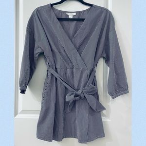 Motherhood Maternity collared blue and white striped shirt with tie